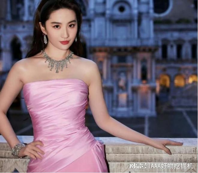 生?10 款让她心动的惊喜之选pg试玩生日礼物送什么好给女(图2) 生?10 款让她心动的惊喜之选pg试玩生日礼物送什么好给女(图2)